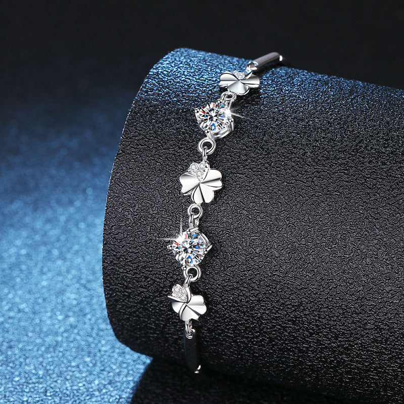 Four-leaf clover moissanite bracelet detail sparkle